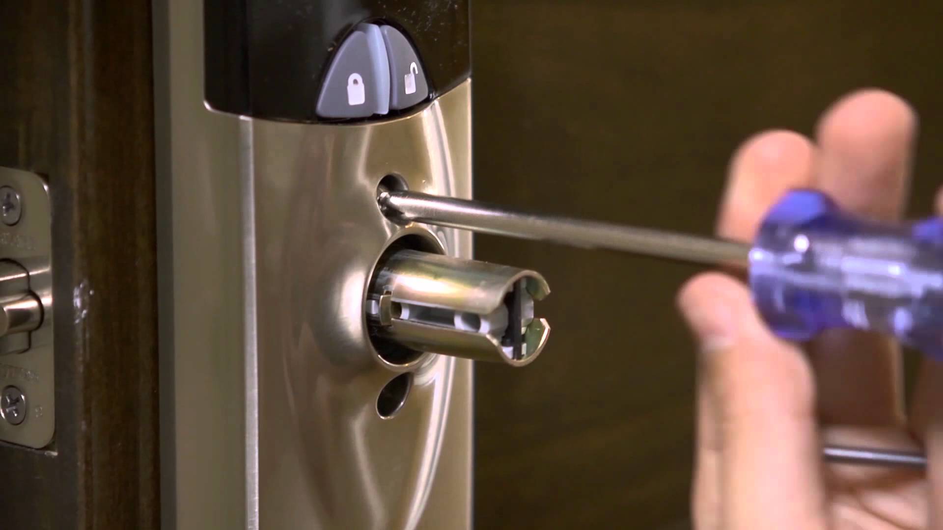What to ask a locksmith before hiring?